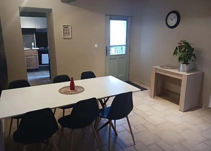 Maison D'elodie Holiday home *